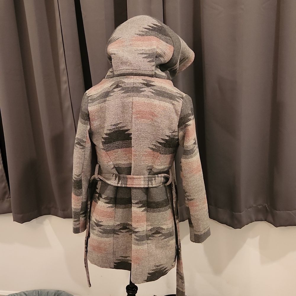 Light pink and gray aztec Coffeshop coat size L, new without tags! - Picture 2 of 9